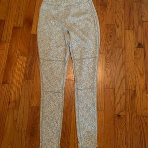 Gym shark Size M Leggings